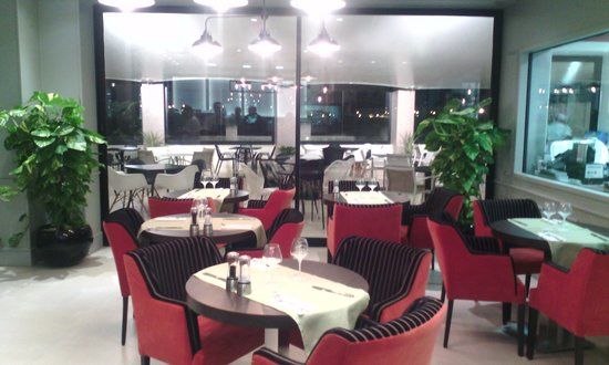 Restaurant aux Champs Elysees