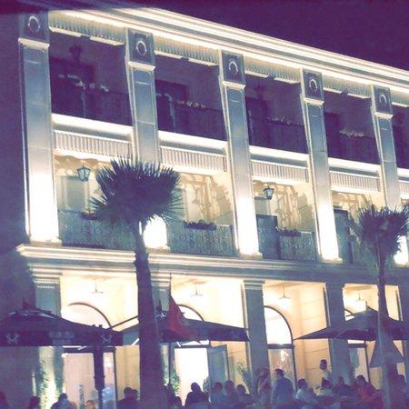 Cafe Victor Hugo